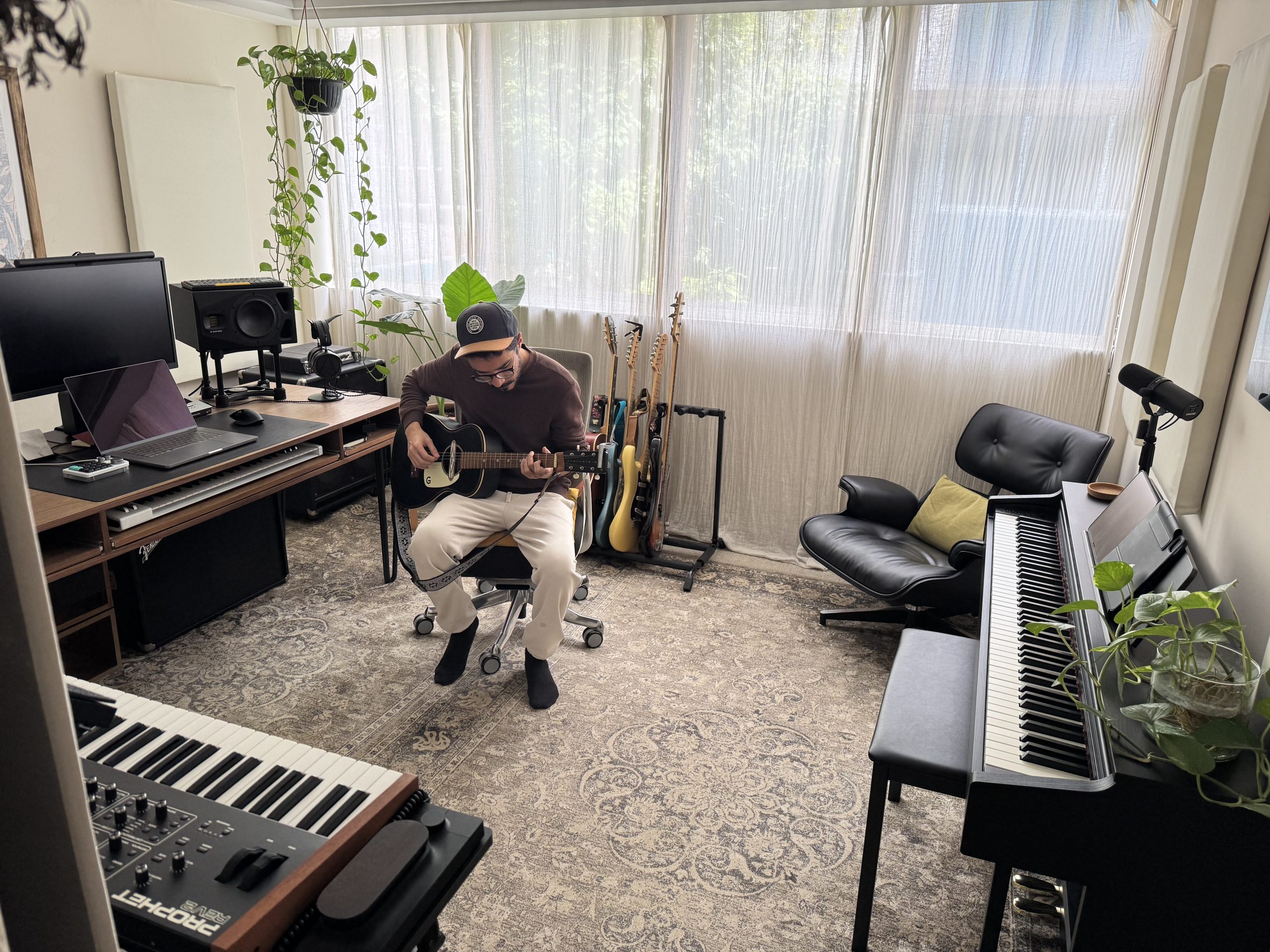 Tocando Guitarra en el estudio